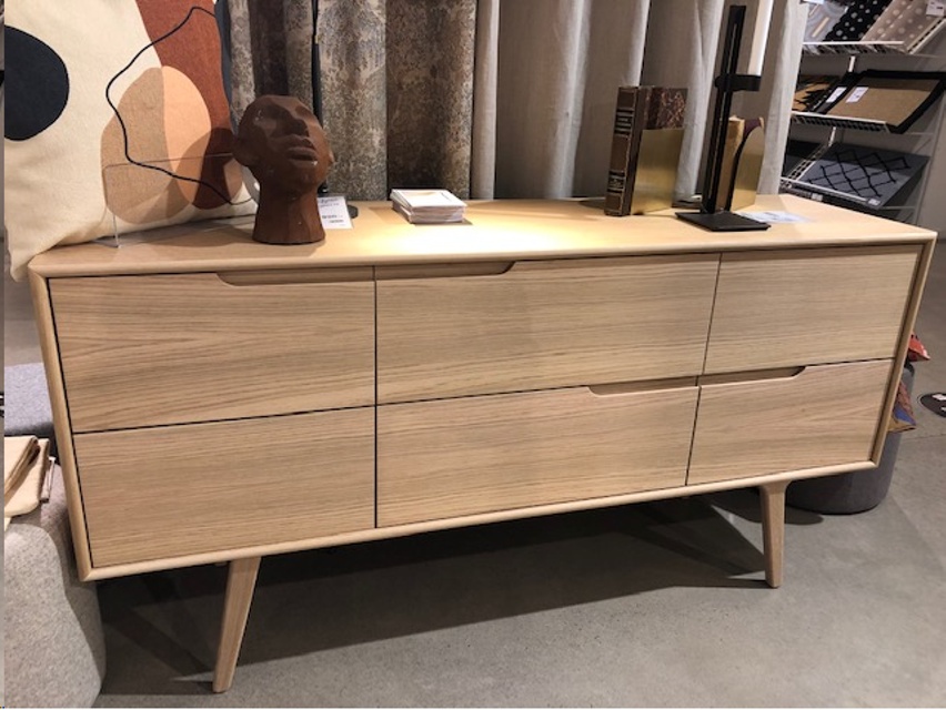 Ease ek Sideboard