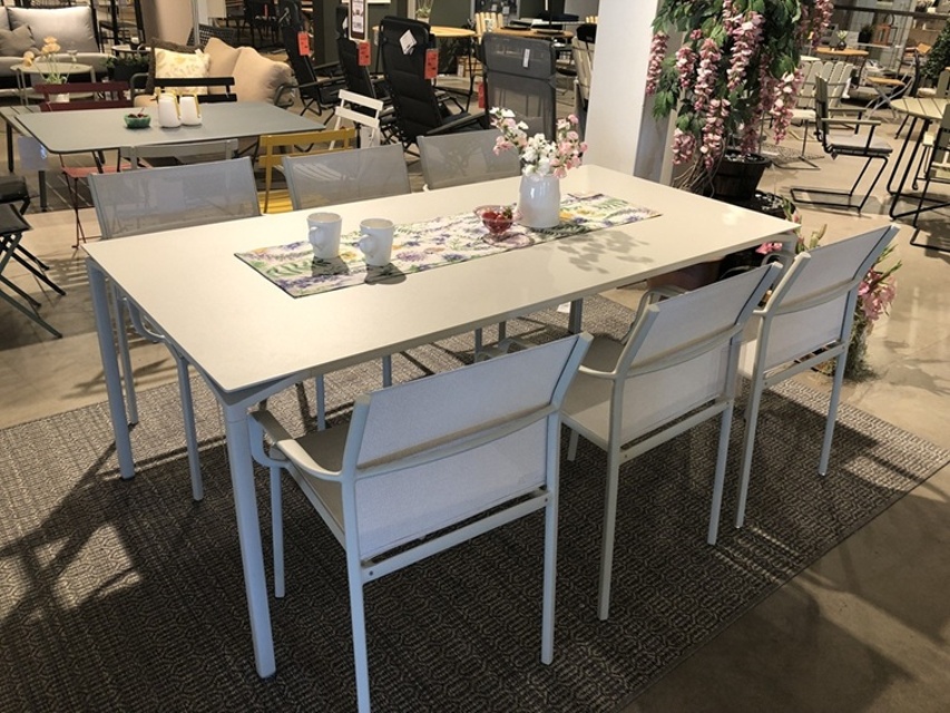 Matgrupp Fermob Cadiz och Calvi