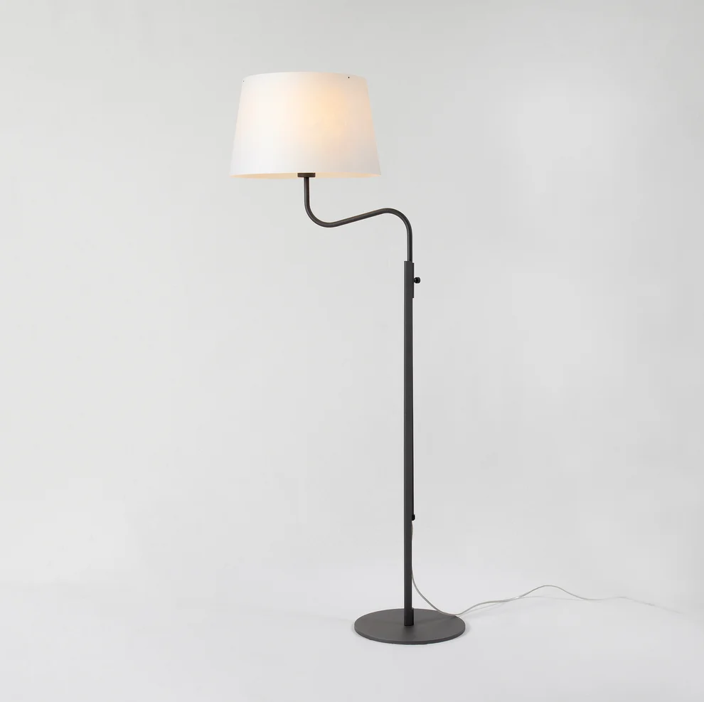 Mörkgrå