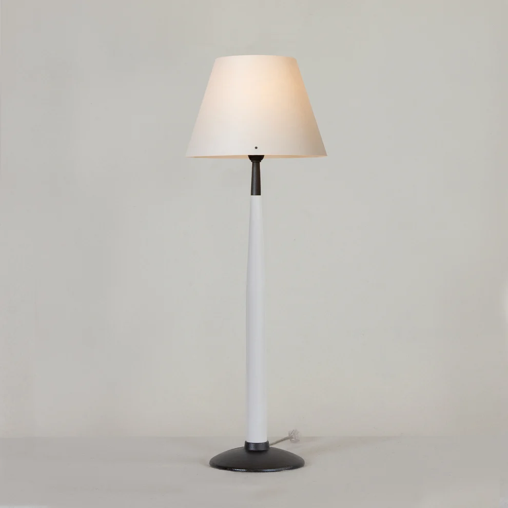 64cm