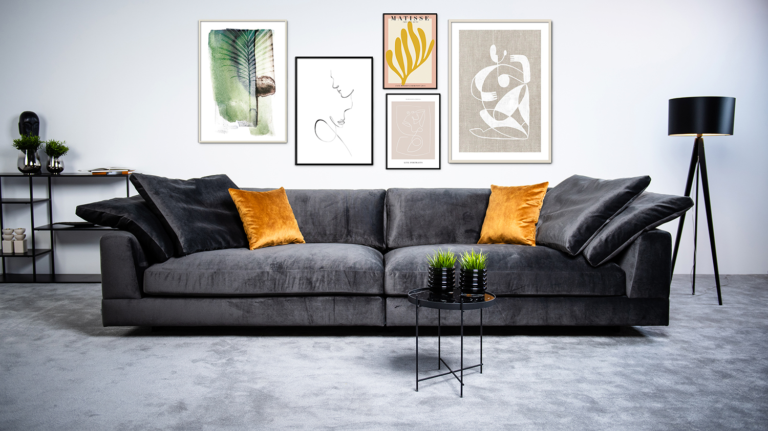 ¤sits soffan Infinity i svart sammet från Bellus